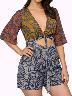 BCBG Max Azria Silk Blend Romper Size Medium Floral Tie Front Cutout Shorts